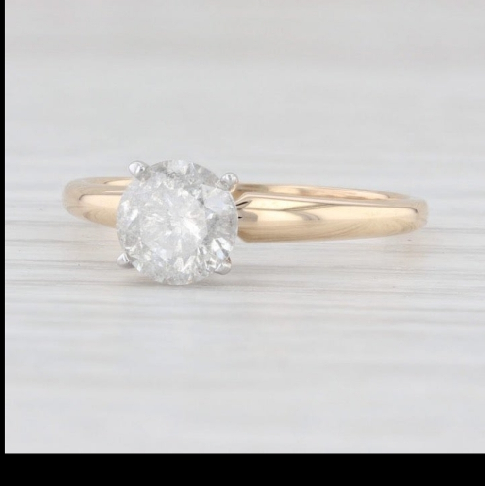Round diamond solitare size 8.5